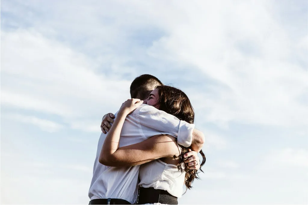 Abraços and Beijinhos: How the Portuguese Say Hello (and Goodbye)